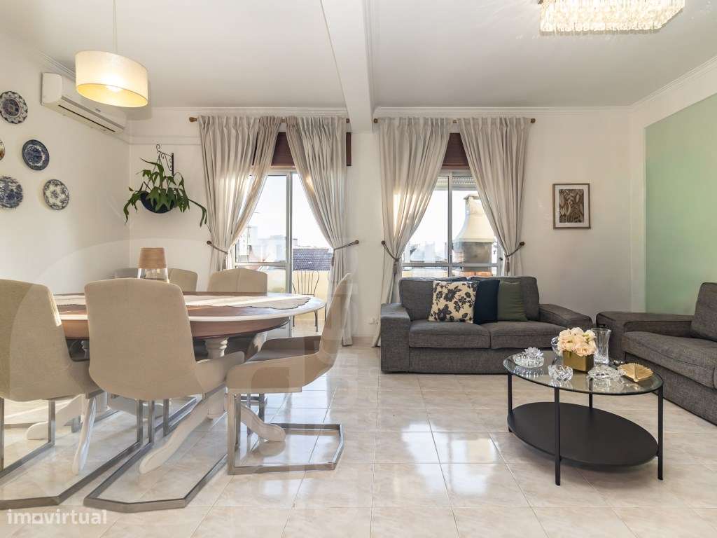 Apartamento T3 em Corroios | 105 m² | Totalmente Remodelado | Junto... - Grande imagem: 2/25