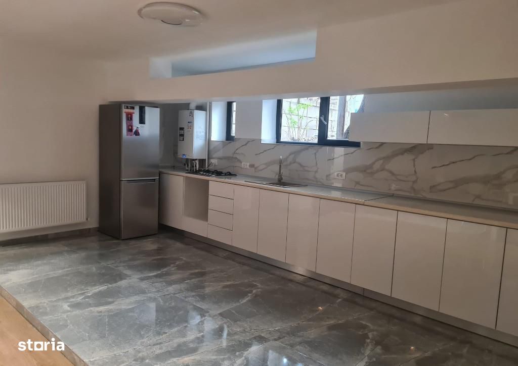 Apartament 3 camere -DEMISOL - Bucuresti NOI