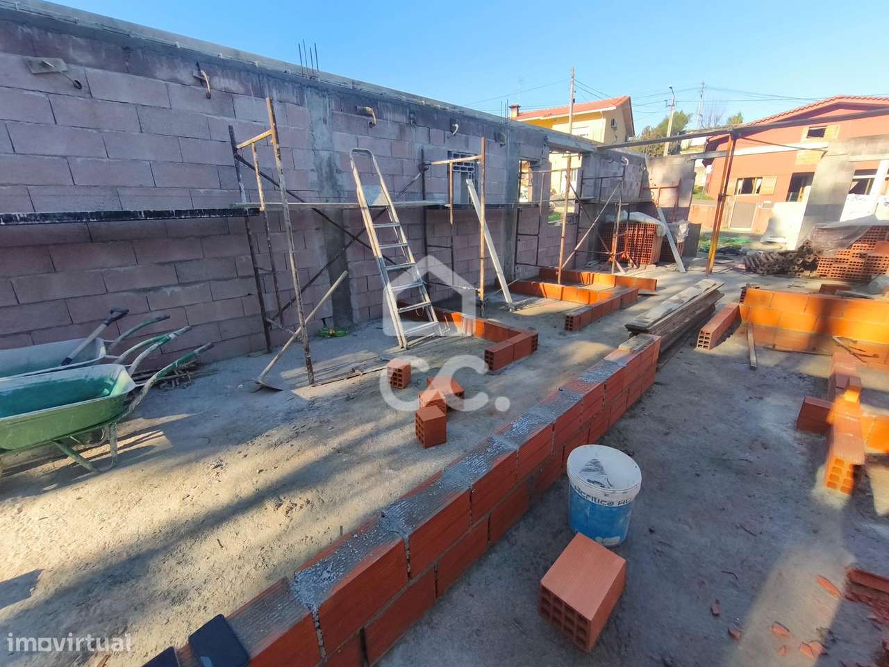 Moradia T2 + 1 em Construção em Delães-10