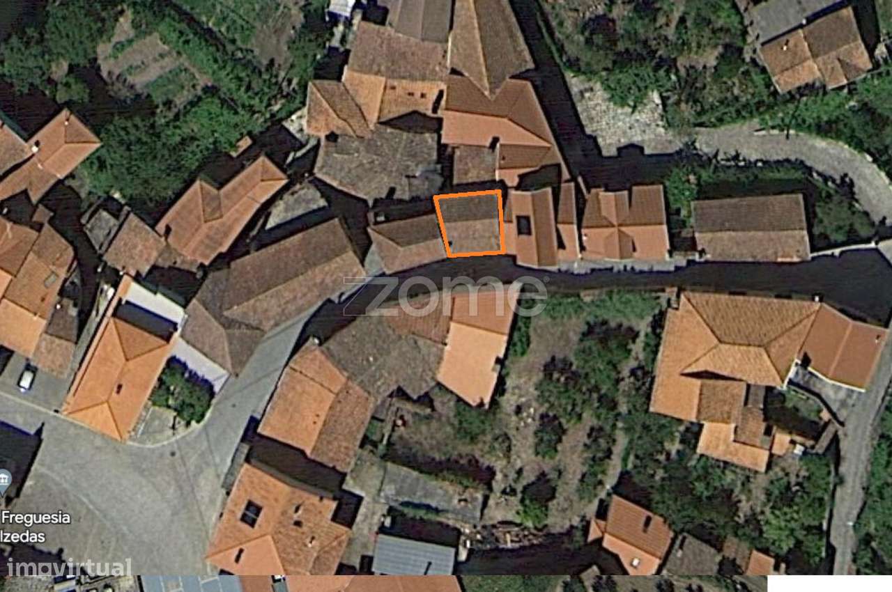 Moradia T7 - centro histórico da vila - junto ao Mosteiro - Grande imagem: 4/44