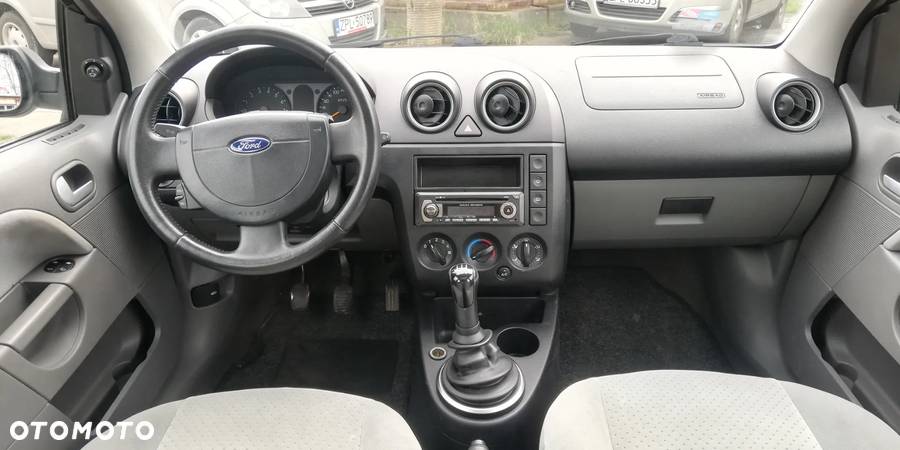 Ford Fiesta 1.4 Ghia - 14