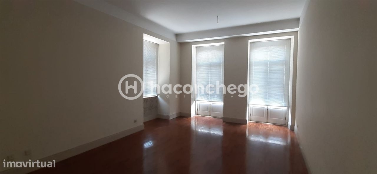 Escritório  Arrendamento em Barcelos, Vila Boa e Vila Frescainha (São - Grande imagem: 1/35