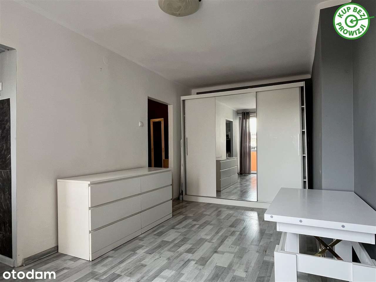 Okna i balkon na podwórko, ładny widok - 2 piętro – pohled 2