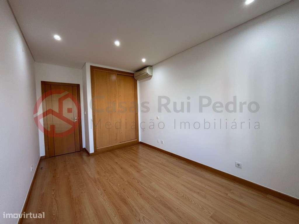 Excelente Apartamento T3, prédio com elevador, parqueamento e arrec...-15