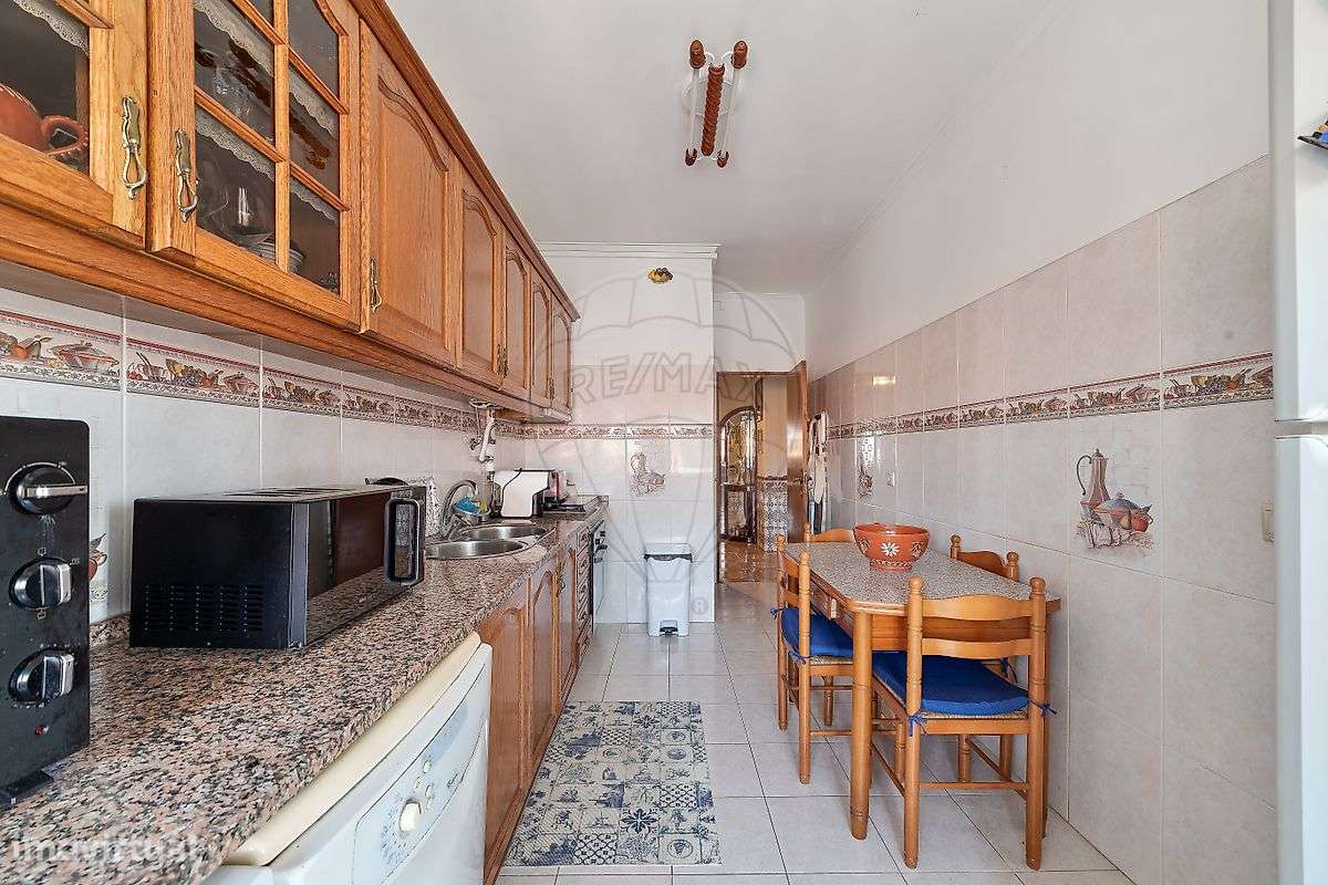 Apartamento T2 para venda na Cruz de Pau, Amora.-12