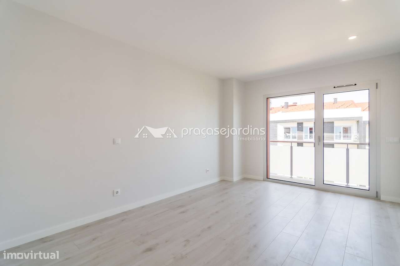 Espaçoso Apartamento com 3 frentes-2