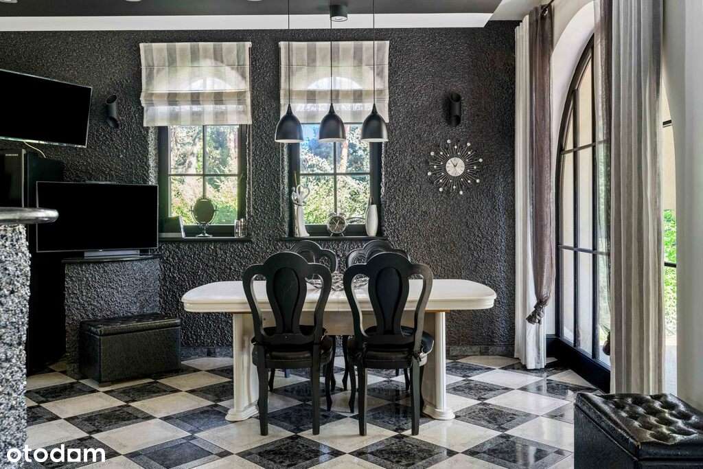 Dom/rezydencja/Dąbrowa Leśna-9