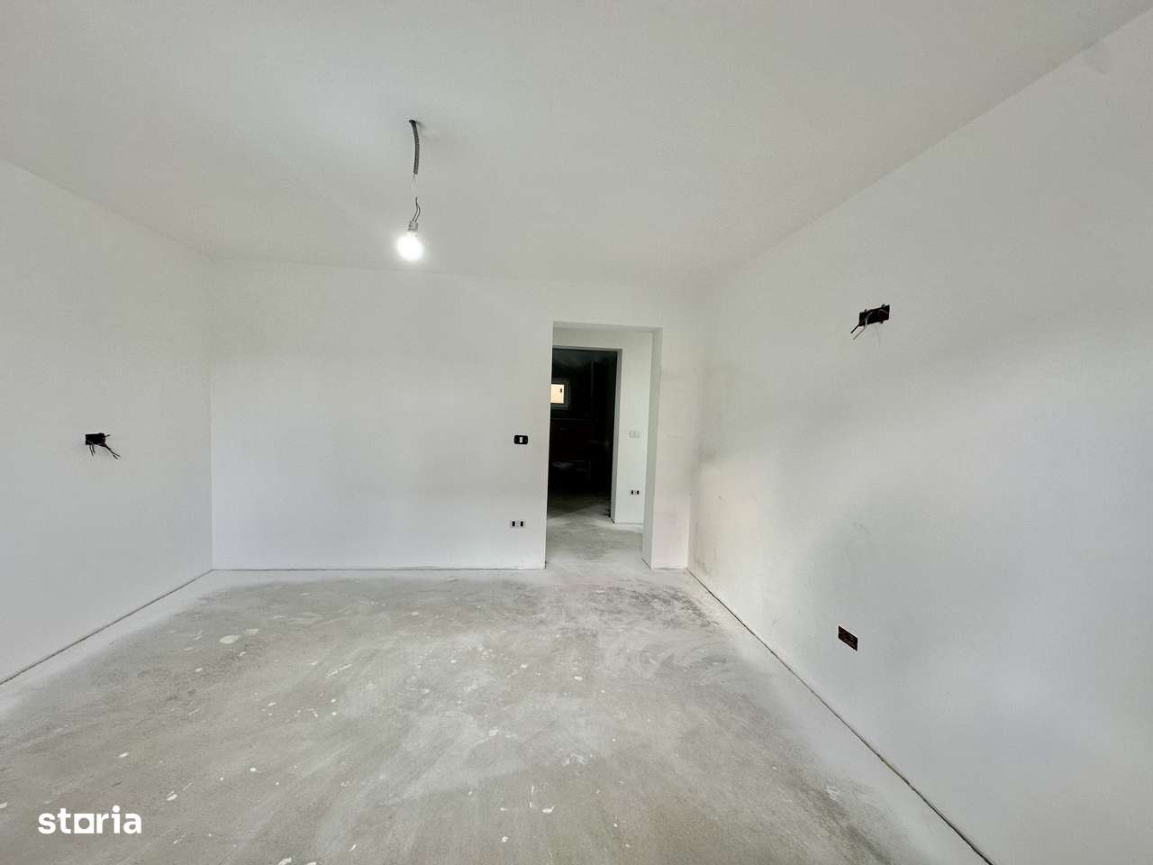 Casă individuală de vanzare  cu garaj și curte proprie – Hălchiu-8