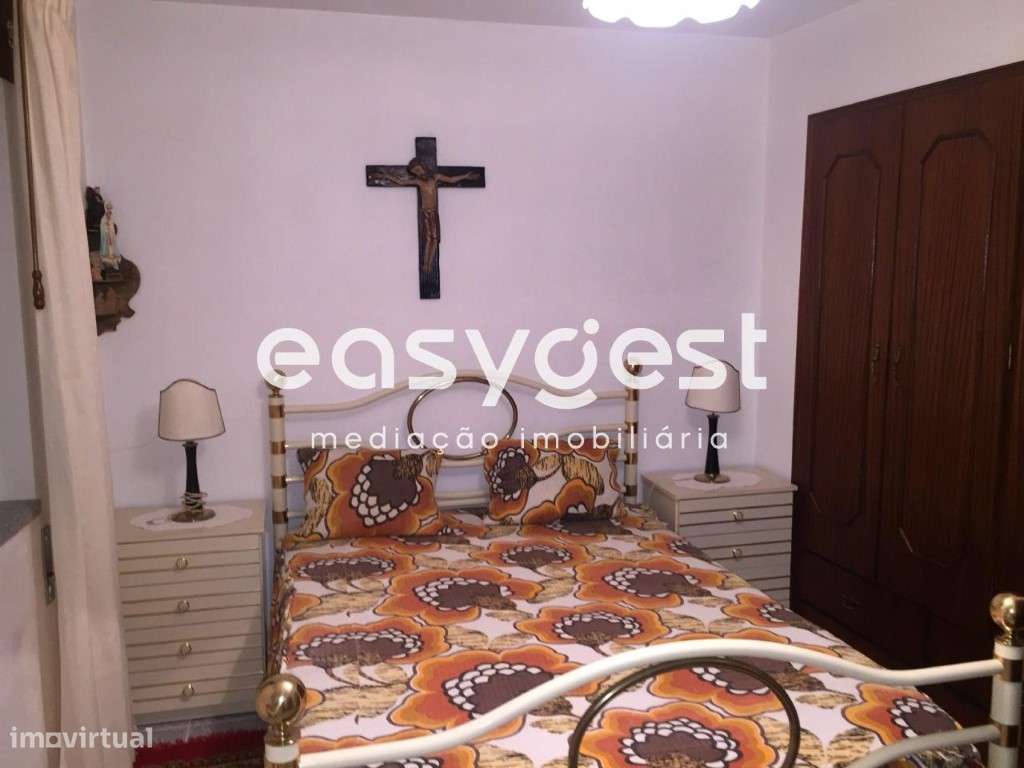 Moradia V2 recuperada na lindíssima e turística aldeia de Longroiva. - Grande imagem: 4/12