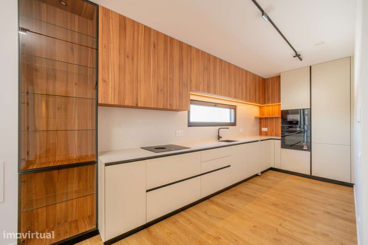T3 Exclusivo | Design Contemporâneo | prox. à Praia da Areia Branca-17