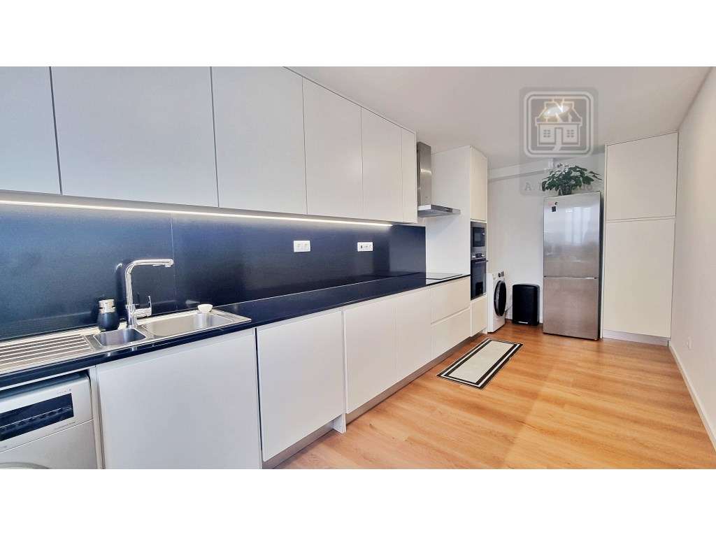 VENDA de APARTAMENTO T2 como NOVO - centro cidade Ponta Delgada (Sã...-12