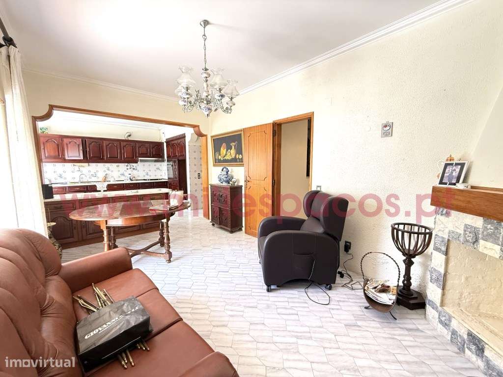 Moradia V6 com Garagem Centro da Cidade-7