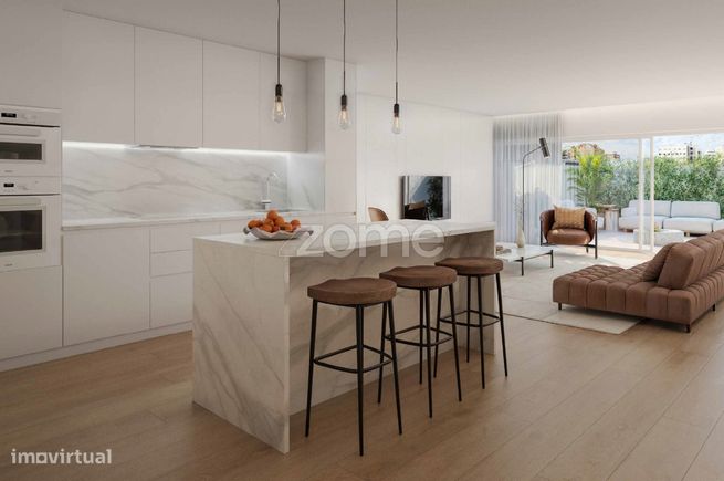 Apartamento T3 - Brito Capelo 1023-0