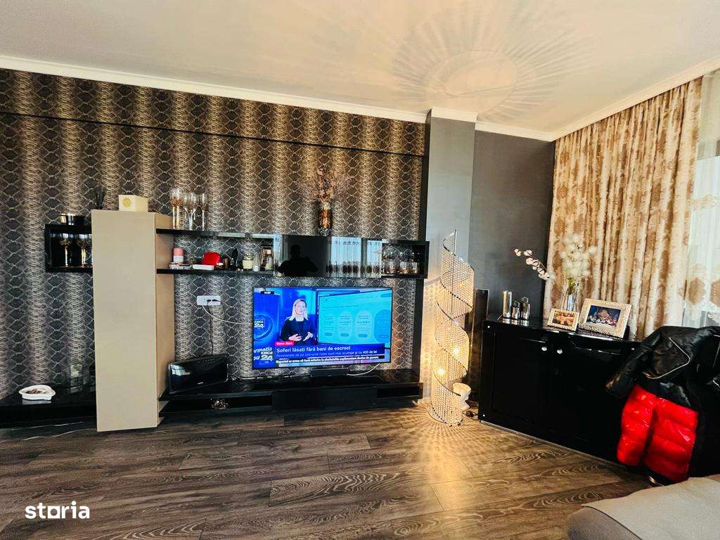 VILĂ TIP DUPLEX – PALAZU MARE VEDERE LA LAC 295.000 € - Imagine principală: 4/19