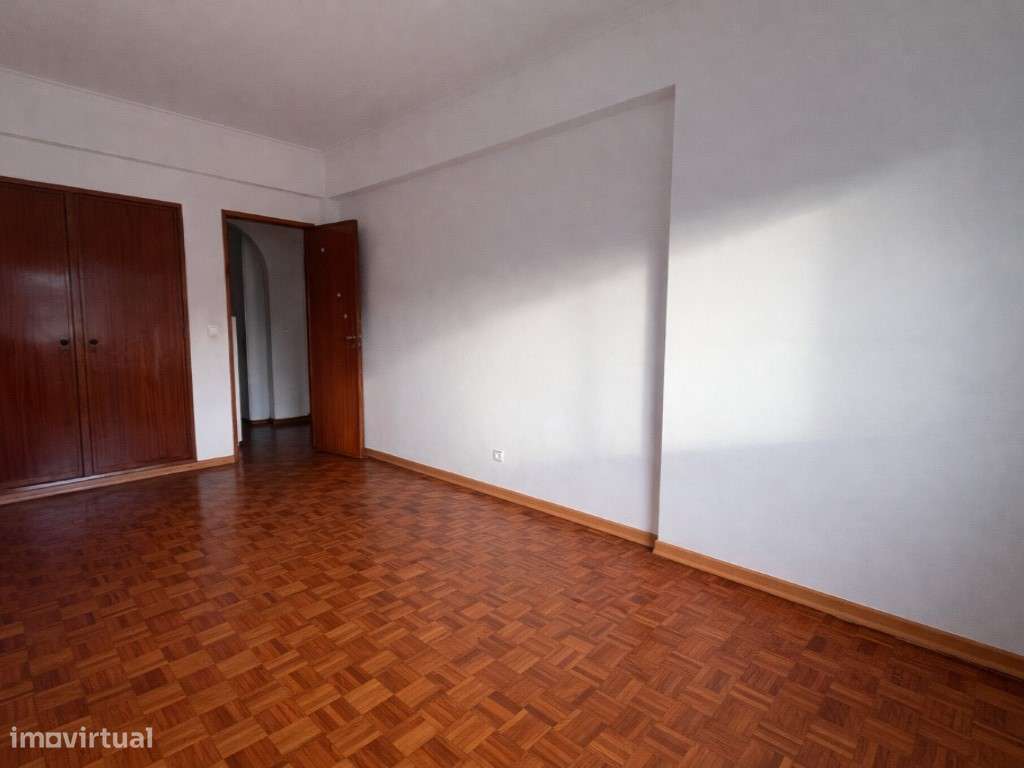 Apartamento T3 com Marquises-11