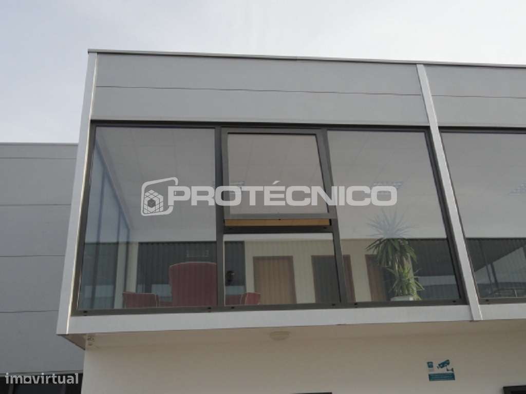 Armazém c/ 300m2 - Z. I. de Taboeira - Grande imagem: 2/11