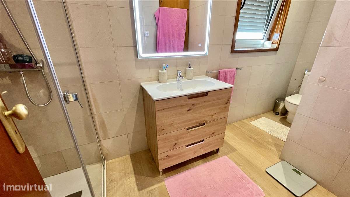 Moradia T4-Póvoa de Varzim-Centro-Acessos-2 Garagens Fechadas-20