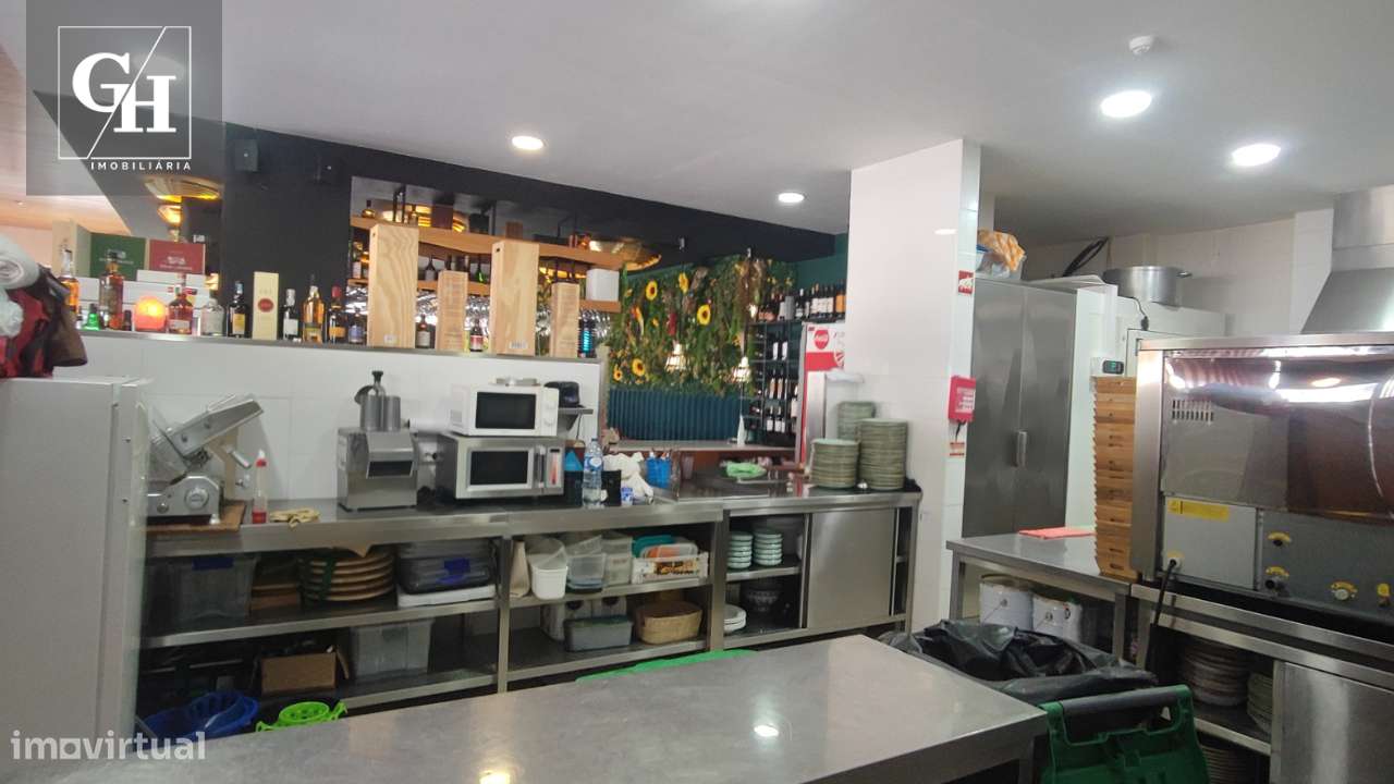 Trespasse de Restaurante - Equipado e com estacionamento privado-18