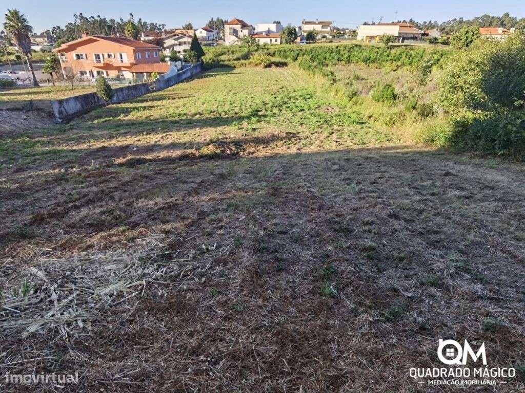 Terreno Urbanizável para Venda em São João de Ver!-6