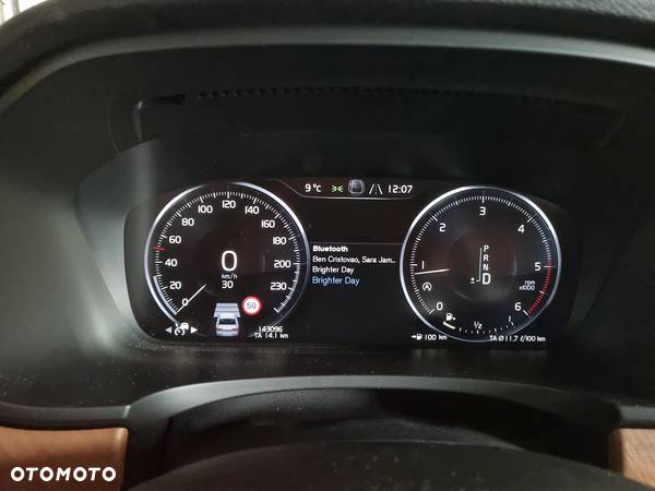 Volvo S90 D4 Geartronic Momentum Pro - 23