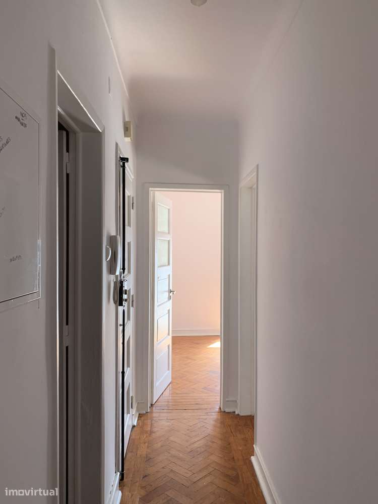 Almada, Cacilhas, arrendo t2, remodelado. 5 min Praça Gil Vicente - Grande imagem: 4/5