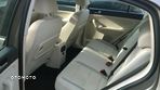 Volkswagen Golf Plus 2.0 TDI Highline - 13