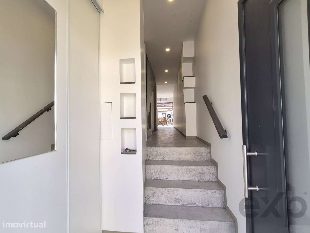 Casa nova, 2 quartos, amplo pátio, centro de Alvor-18