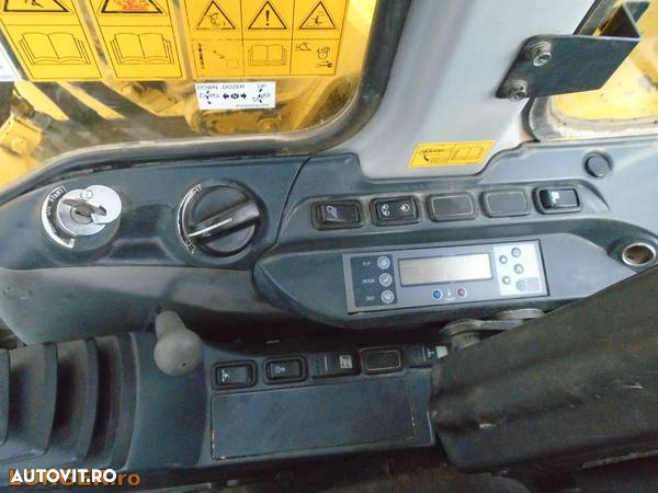 New Holland E235B SR-2 - 14