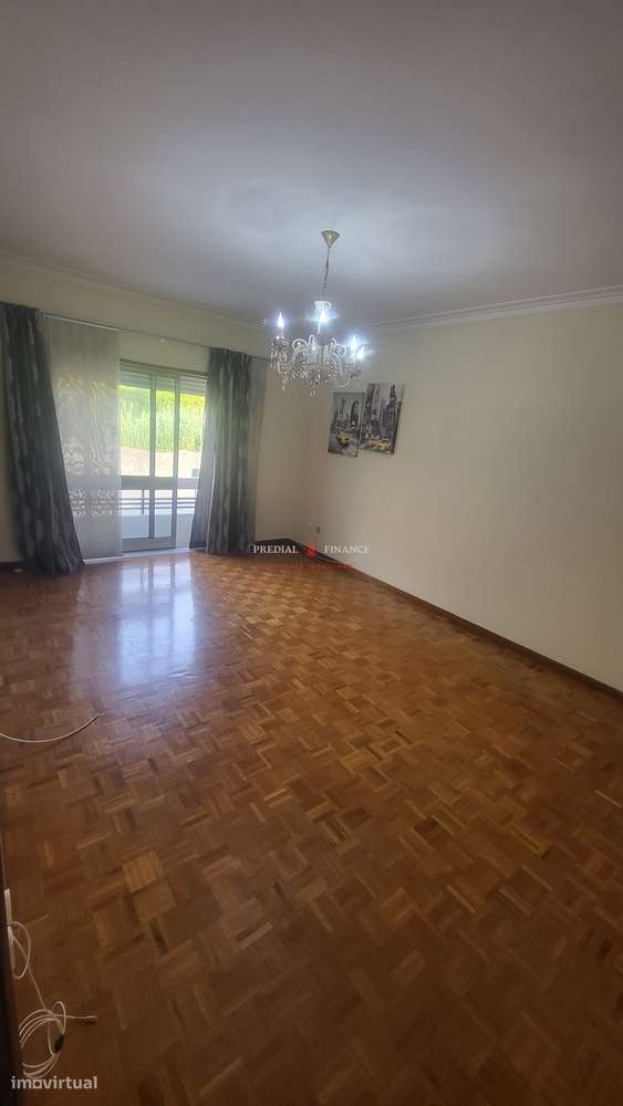 T2+1 Luminoso com Garagem Ampla em Ramalde – Zona em Valorização-4