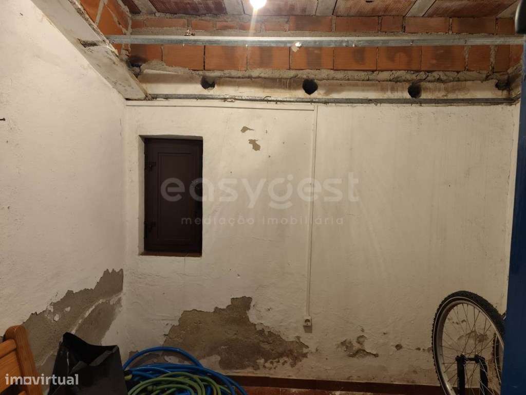 Moradia T4 para recuperar, situada em Aljustrel - Grande imagem: 2/20