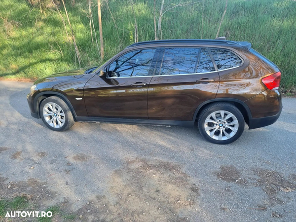 BMW X1 xDrive20d - 12