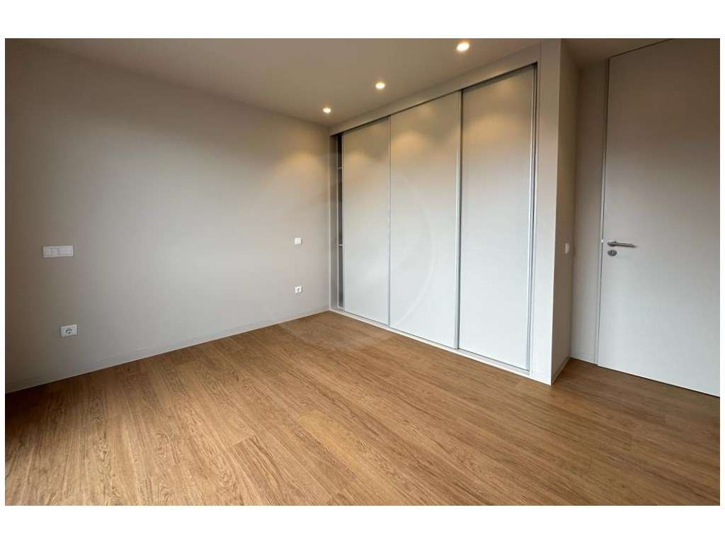 T2 Novo na Póvoa de Varzim - Grande imagem: 5/25