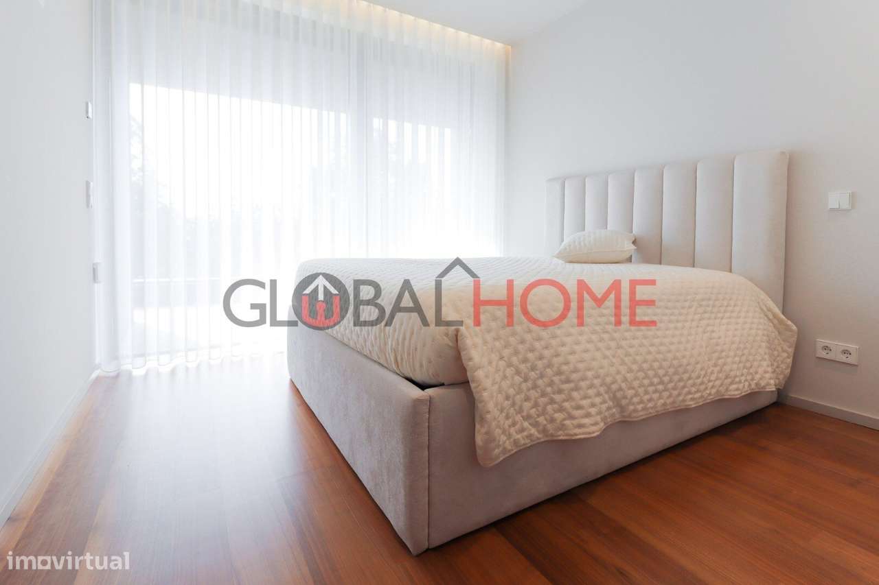 Moradia T5 com piscina na Quinta das Luzes-26