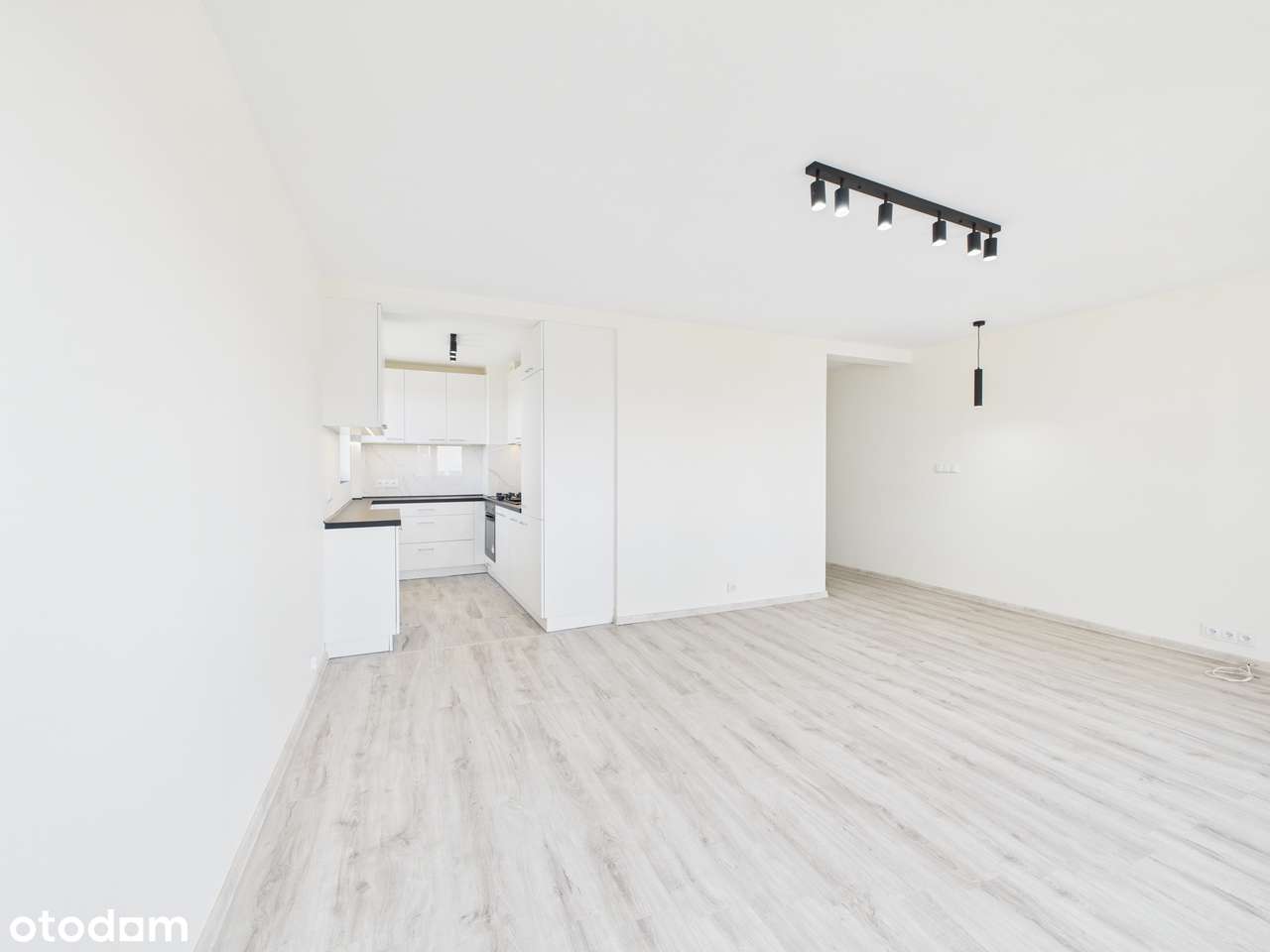 Przestronne 2-pokojowe mieszkanie z balkonem-11