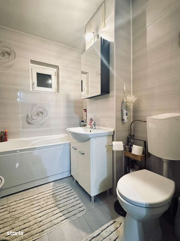 AV667 Apartament 3 camere, decomandat, etaj 2, 68mp, zona Lunei-16