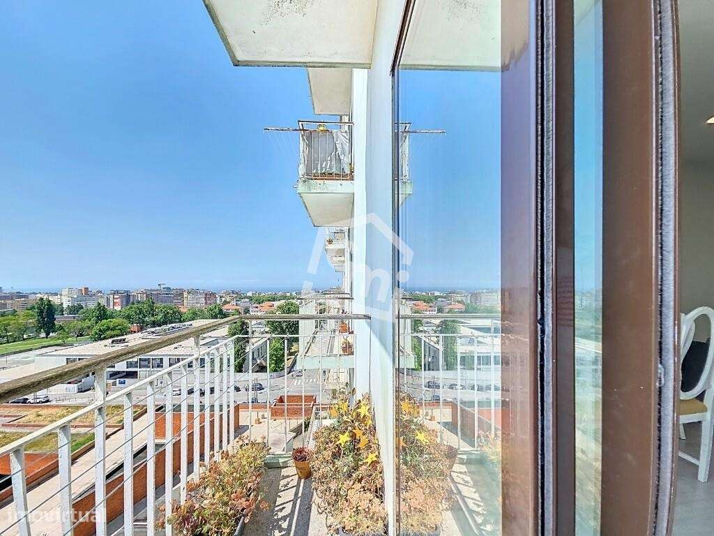 T2 Renovado com 100m2 de área útil no Centro de Matosinhos-9