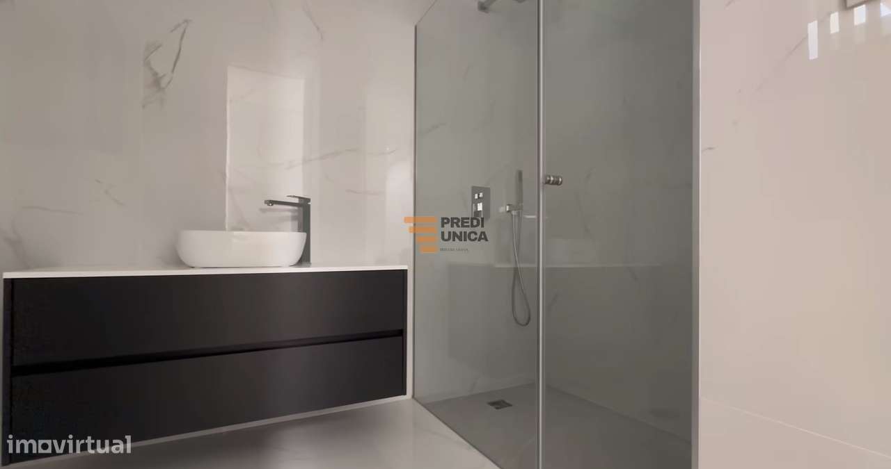 Moradia T3+1  Arquitetura Moderna Oferta ato escritura-31