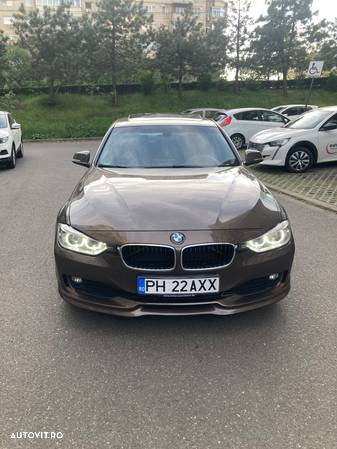 BMW Seria 3 320d - 9