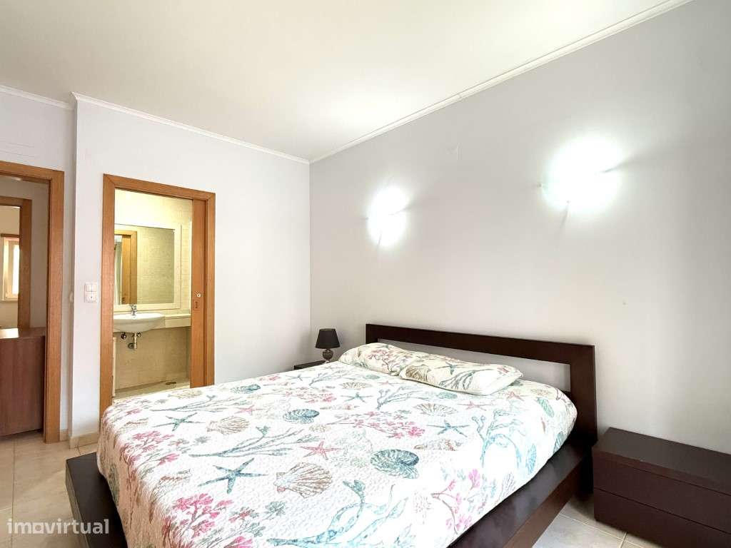 T3 com Terraço de 32 m², Garagem Dupla e Piscina a 300 m da Praia -...-12