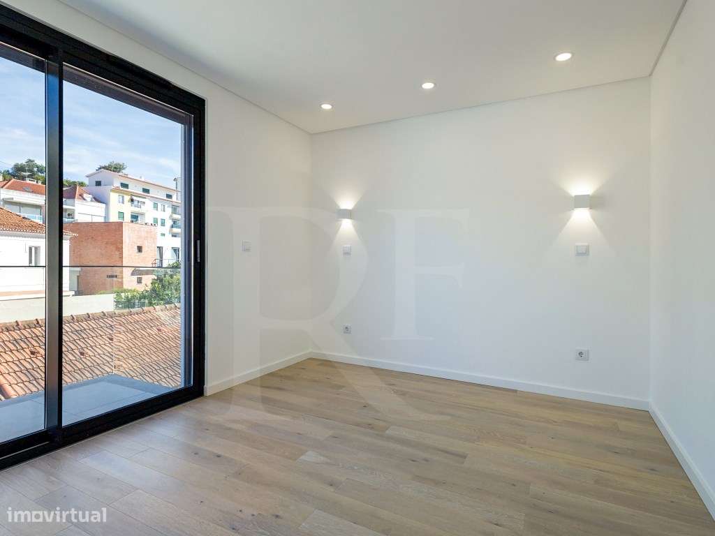 T3 Duplex a estrear com terraços e piscina no Estoril-20