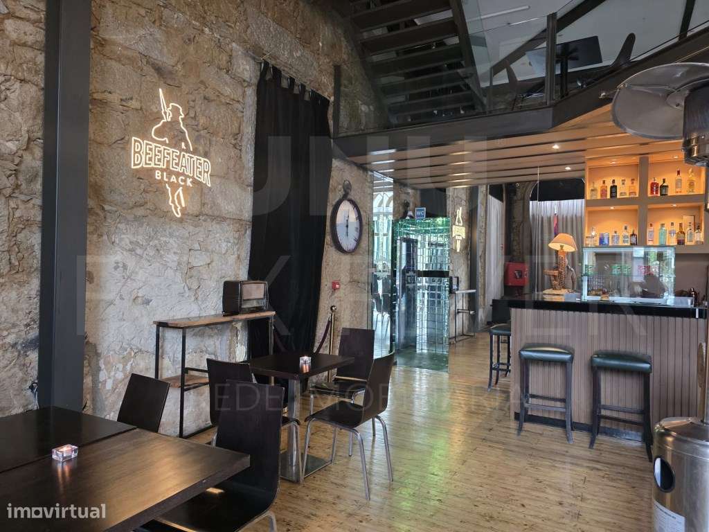 Espaço Comercial de Referência em Valença - Oportunidade de Trespasse-14