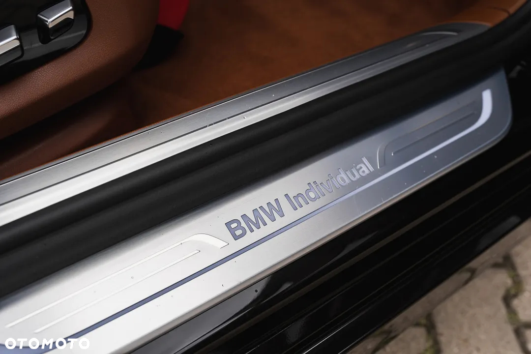 BMW Seria 7 750i xDrive - 26