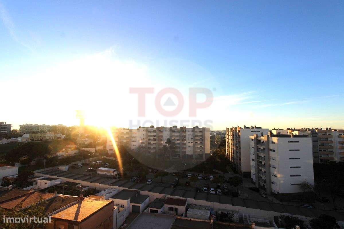 T5 com áreas generosas e localização privilegiada - Grande imagem: 2/36