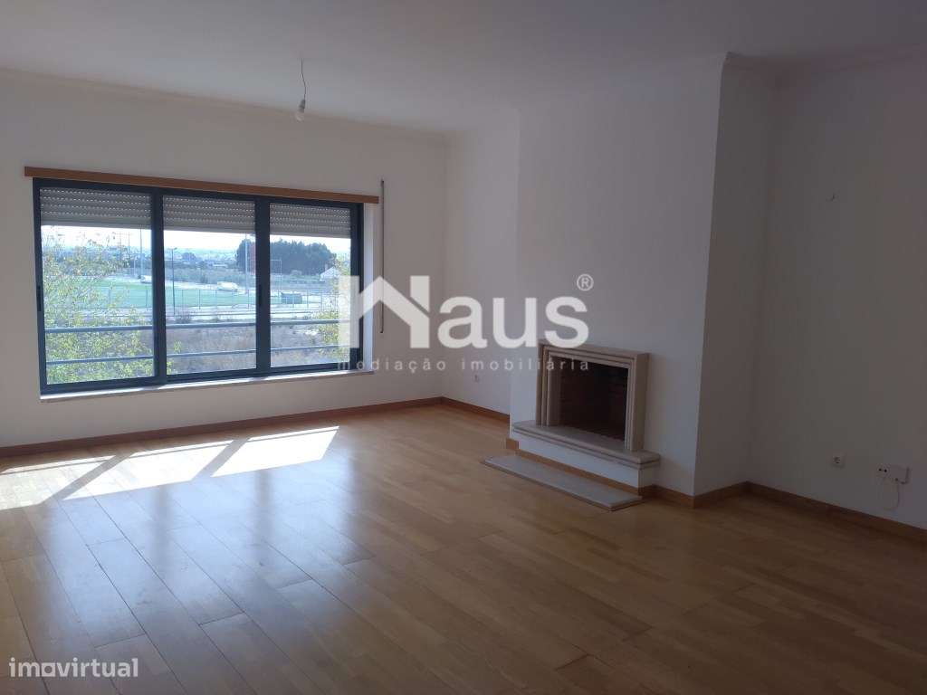 T3 com parqueamento e arrecadação-3