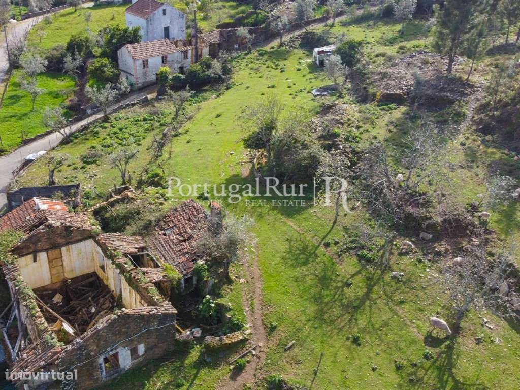 Quintinha com ruínas em Proença-a-Nova - Grande imagem: 2/15