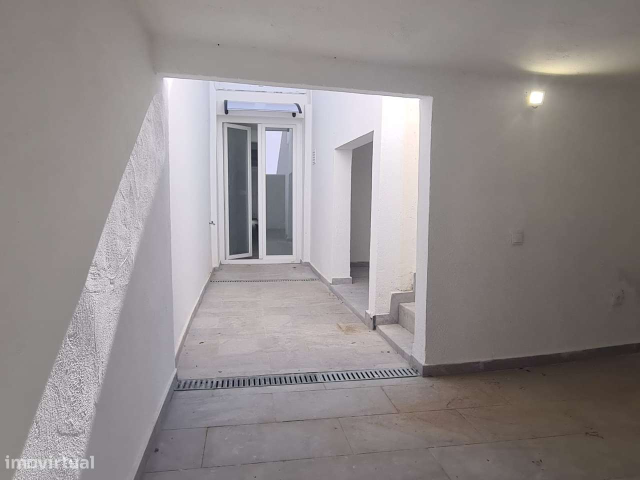 Moradia T3 Renovada Niza - Com Quintal-31