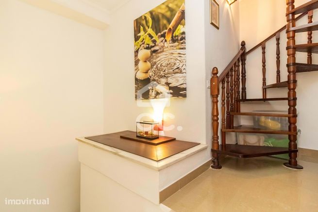 Moradia Isolada T8 em terreno de 1000 m2 em Belverde-41