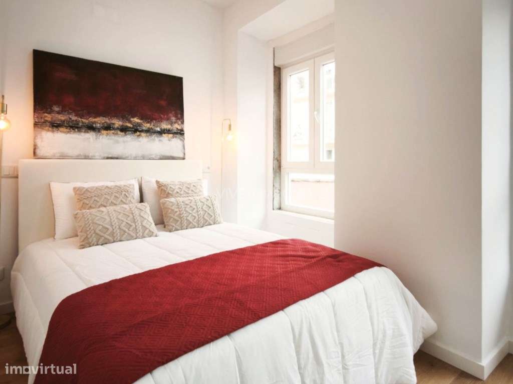 Apartamento T3 totalmente remodelado, com arrecadação, em Benfica.-18