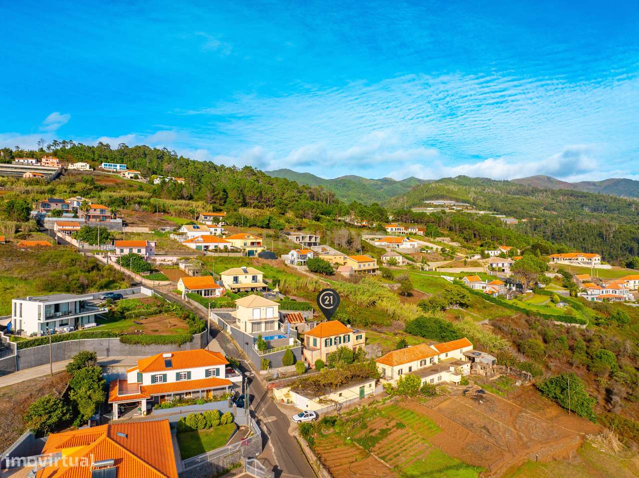 Moradia Tradicional nos Prazeres com Terreno e Vista Mar-7