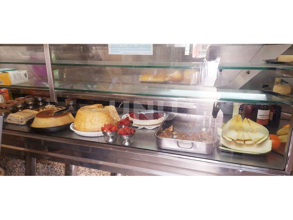 Café/Restaurante com História em Cavadas-12